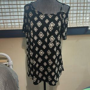 Black and white Aztec top